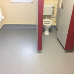 Bathroom floor – Commercial Vinyl
